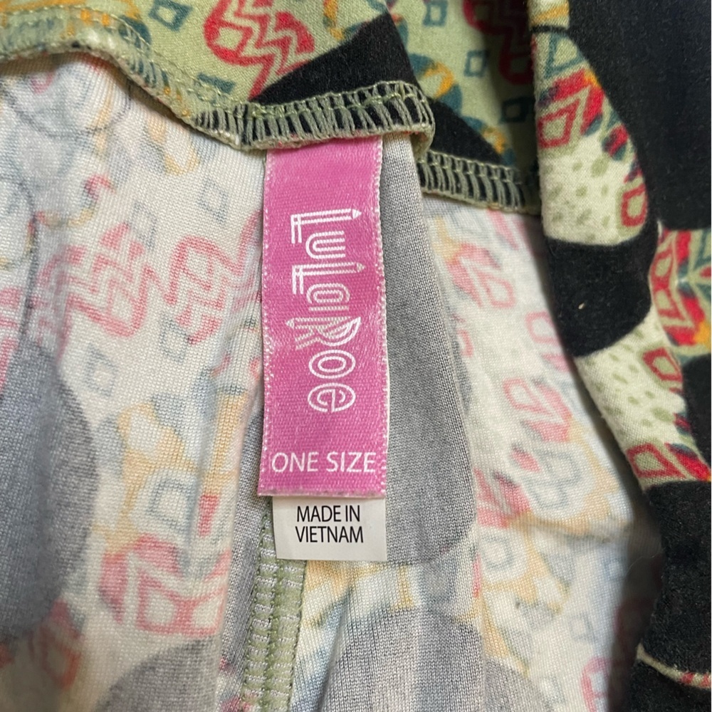 LuLaRoe size OS green Minnie Mouse leggings - Picture 4 of 4